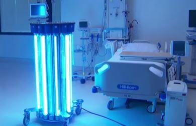 Este robot destruye los virus de los hospitales
